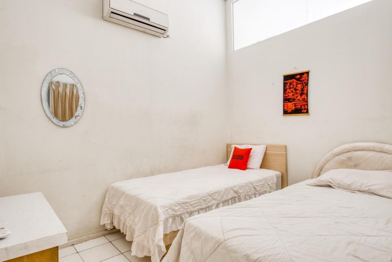 Koolkost Syariah @ Capsule Homestay Kedungdoro Surabaya Exterior foto